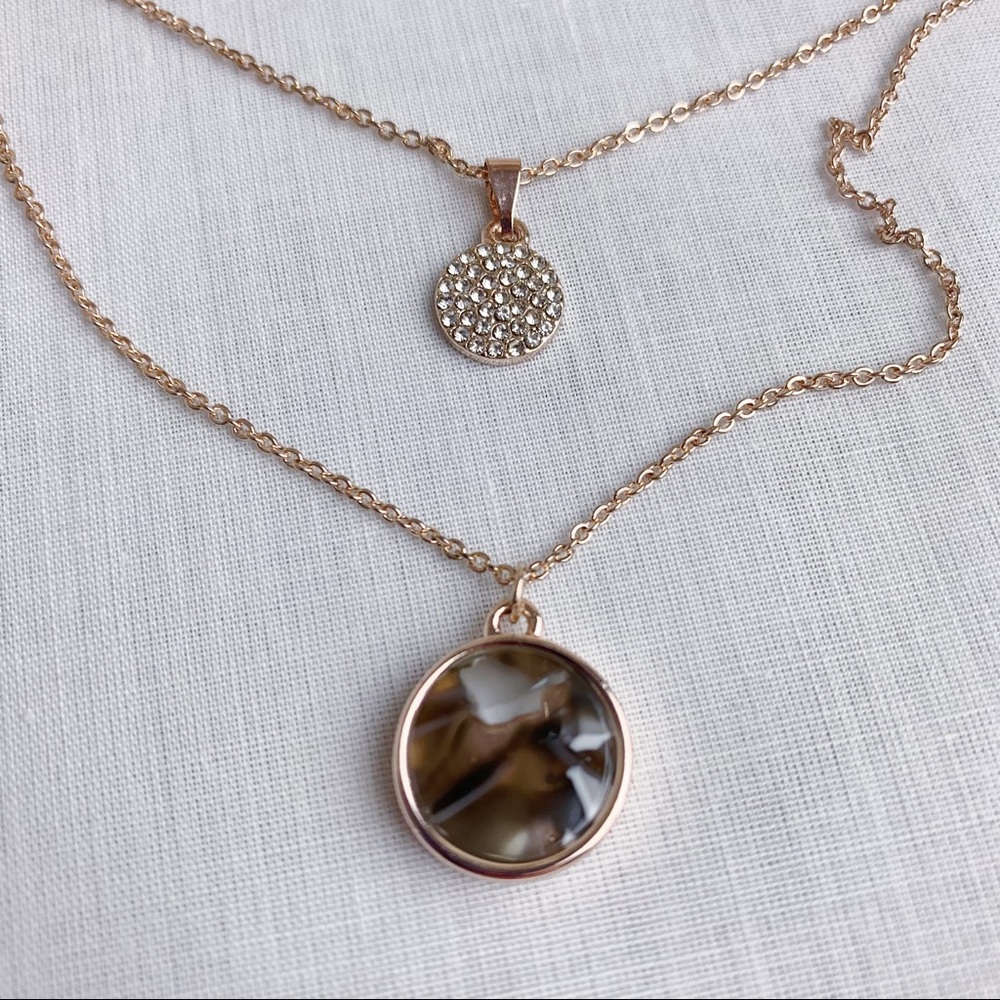 Reitmans Multi Row Rose Gold Medallion Pendant NWOT - Picture 3 of 8